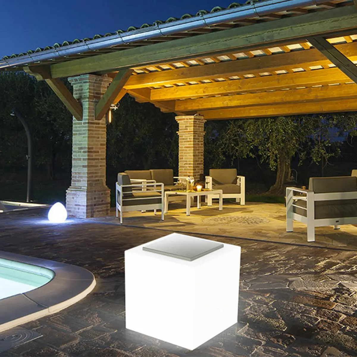 Cubo luminoso da giardino Arkema Iris SL  in resina LLDPE con pannello fotovoltaico - Image 4