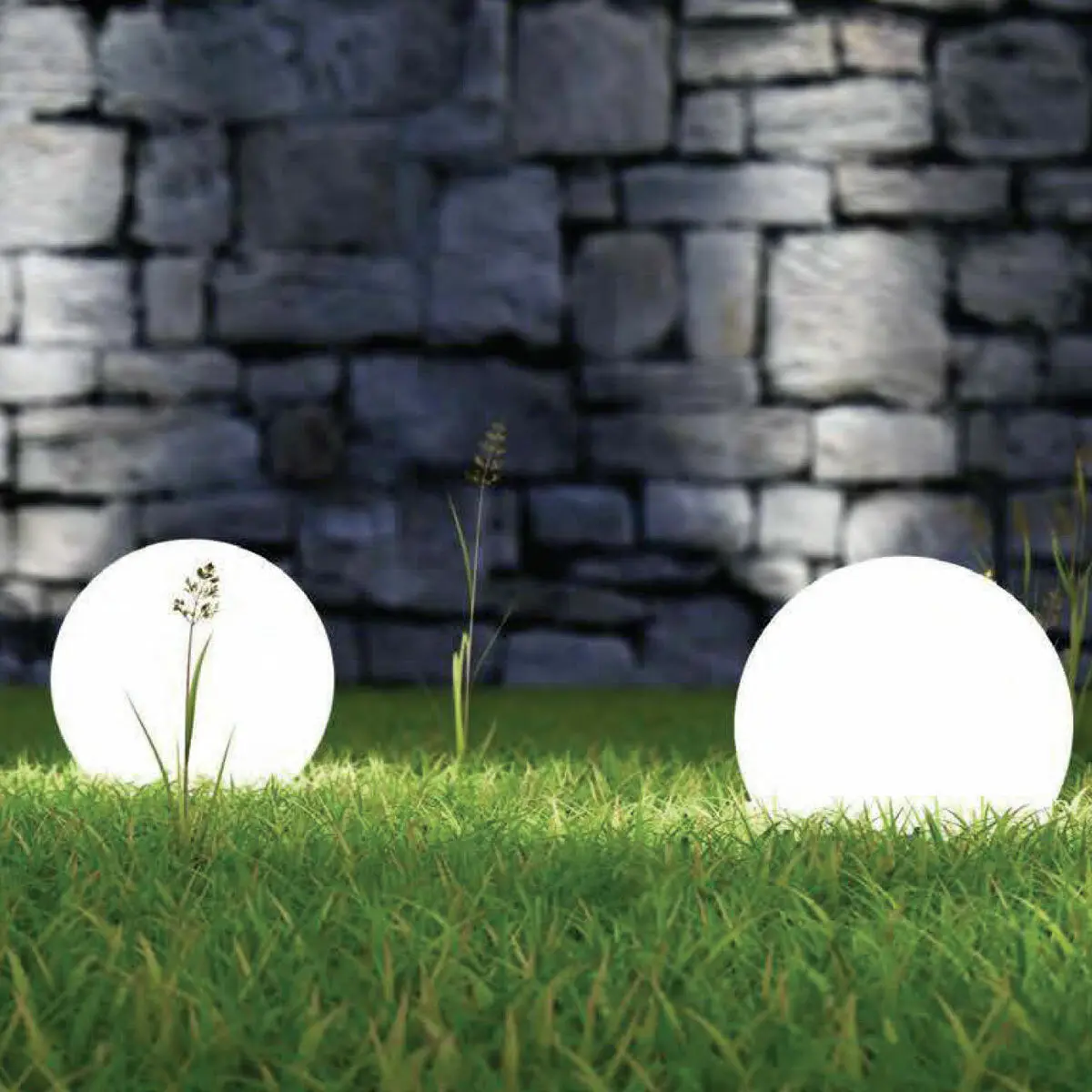 Sfera luminosa da giardino Arkema SF300 in resina LLDPE con pannello fotovoltaico 30 cm - Image 3